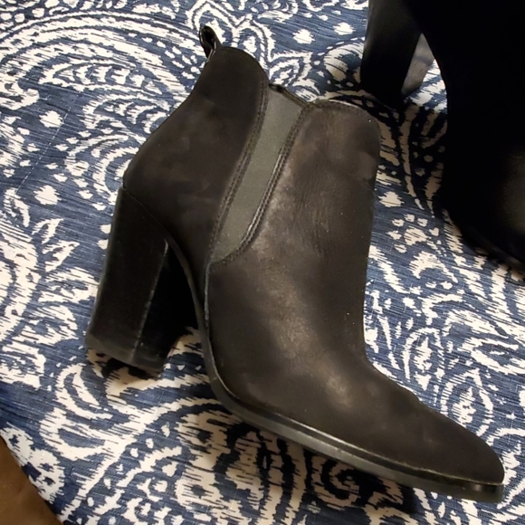 Michael Kors leather suede distressed booties - Picture 3 of 7